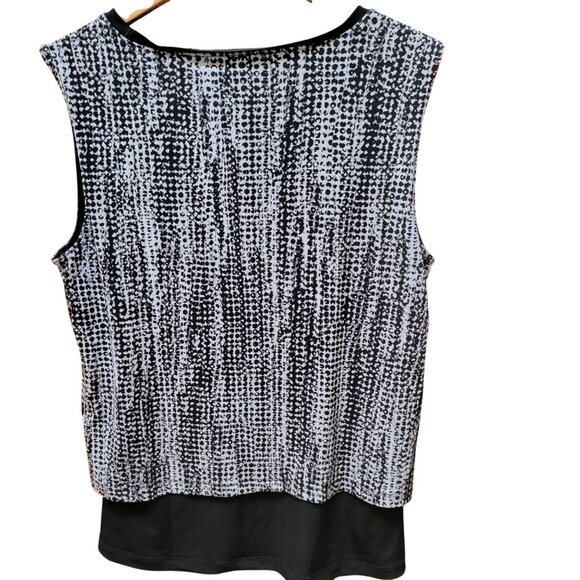T Tahari Black and White Double Layered Sleeveless Career Casual Medium - Picture 2 of 6